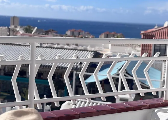 Cindy Golden Bay Seaview Terrace Apartment
