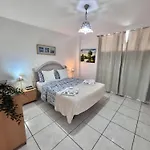 Cindy Golden Bay Seaview Terrace 아파트 로스크리스티아노스